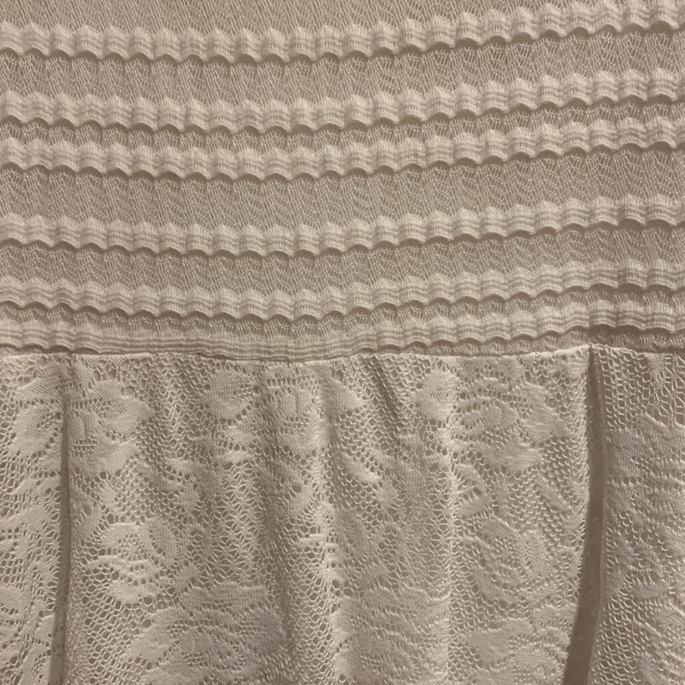 White dress - Picture 8 of 10
